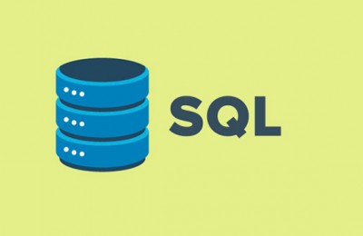 SQL是什么意思，以及它在数据库中的作用是什么？